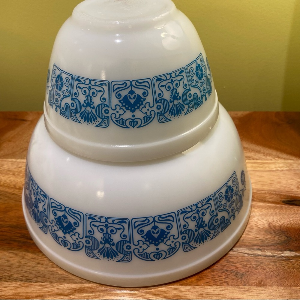 Vintage Pyrex 401 Blue Horizon Mixing Bowl Small 1.5 pint Large 2.5 Quart - Picture 10 of 12